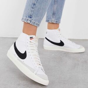 Blazer Mid ‘77 High Top Nike Sneakers